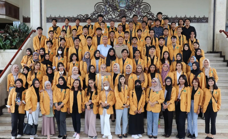 Beri Kuliah Umum ke Mahasiwa Unmul, Wakil Ketua DPRD Kaltim Seno Aji Berpesan Anak Muda Berpolitik Santun
