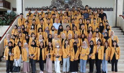 Beri Kuliah Umum ke Mahasiwa Unmul, Wakil Ketua DPRD Kaltim Seno Aji Berpesan Anak Muda Berpolitik Santun