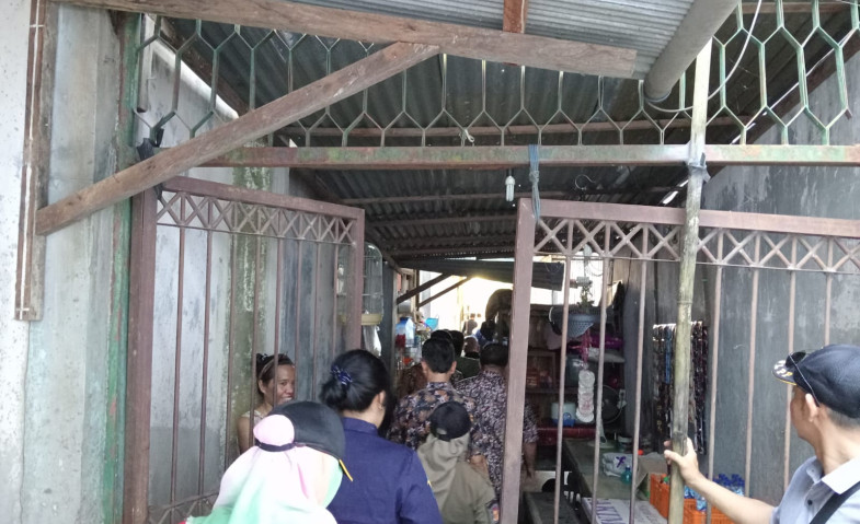 Andi Harun Tinjau Tanggul Jebol di Jalan M. Said Gang 6 Samarinda, Sebut Perusahaan Belum Punya Izin