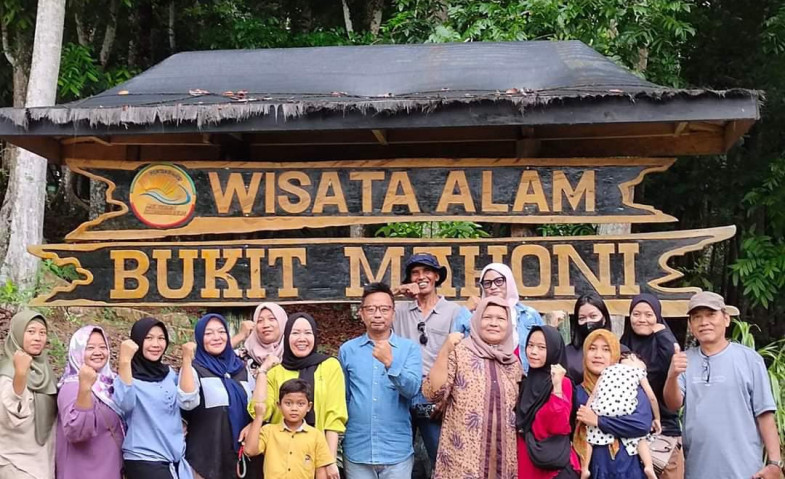 Bukit Mahoni, Wisata Alam dengan Pohon Raksasa di Kukar