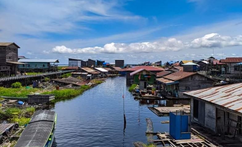 Desa Terapung Melintang, Destinasi Wisata yang Menyuguhkan Ikan Segar dan Budaya Kutai
