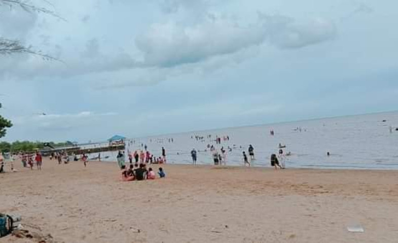 Terpesona Keindahan Terumbu Karang Pantai Biru di Kutai Kartanegara