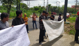 Demo di Kantor Dispora Kaltim, Mahasiswa Tuntut Transparansi Pengelolaan Anggaran