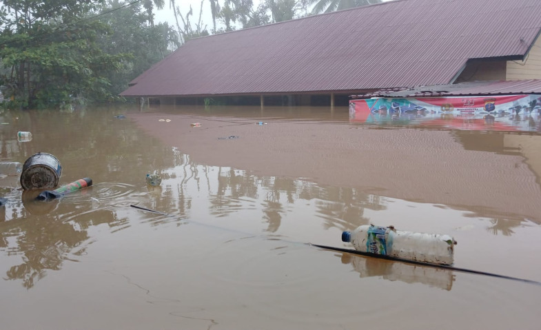 Hampir Sepekan Banjir Rendam 37 Kampung di Mahakam Ulu