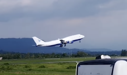 Mesin Pesawat Garuda Terbakar di Udara Saat Membawa Jemaah Haji dari Makassar