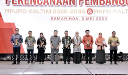 Pemkot Samarinda Bawa Pulang Penghargaan Terbaik 1 Pencapaian Keberhasilan Pembangunan di Kaltim