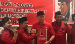 Rusmadi Wongso Resmi Daftar Calon Wali Kota Samarinda di PDI Perjuangan