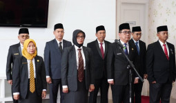 Delapan Pejabat Administrator dan Pengawas Pemprov Kaltim Dilantik oleh Pj Gubernur Akmal Malik