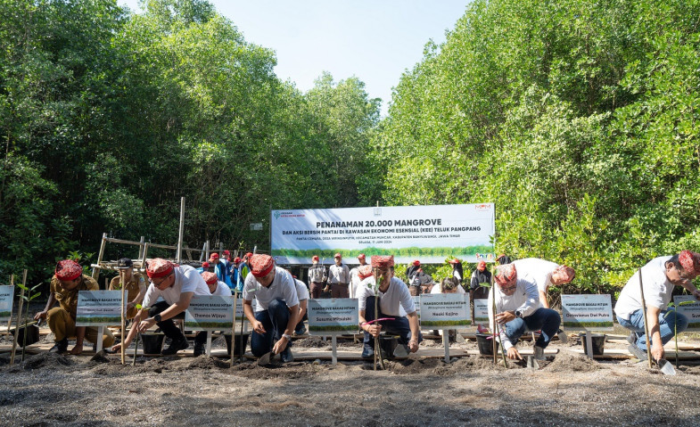 Peringati Hari Lingkungan Hidup Sedunia, Yayasan AHM Tanam Puluhan Ribu Mangrove