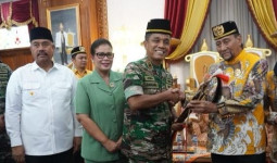 Bupati Kukar Dampingi Sultan Kutai Kartanegara Terima Kunjungan Danrem 091/ASN