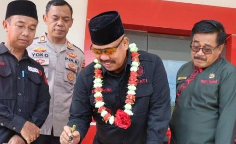 Bupati Kukar Resmikan Kantor Desa Loleng dan Dorong Optimalisasi Layanan Posyandu