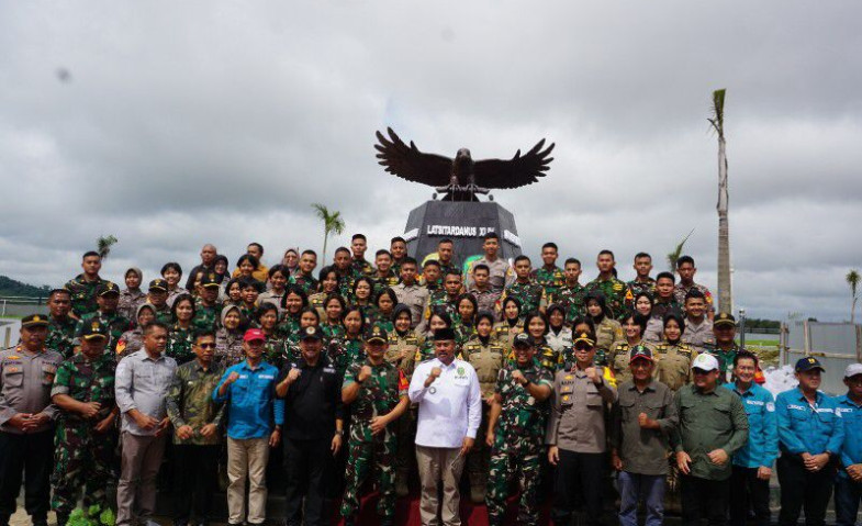 Bupati Kukar Resmikan Tugu Latsitarda XLIV di Taman Titik Nol