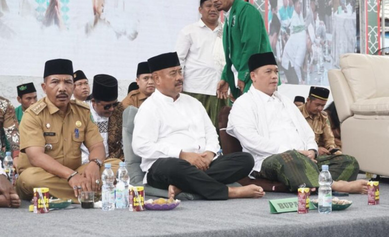 Pembinaan Keagamaan, Bupati Kukar Hadiri Tabligh Akbar Istighotsah Kubro di Ponpes Al Masyruriyah di Tenggarong Seberang