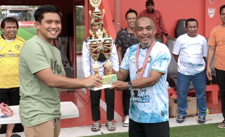 Sekretariat DPRD Samarinda Raih Juara 1 Turnamen Mini Soccer Se-Kaltim 2024