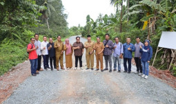 Wabup Kukar Rendi Solihin Pantau Progres Pembangunan Jalan Dondang-Tamapole di Muara Jawa