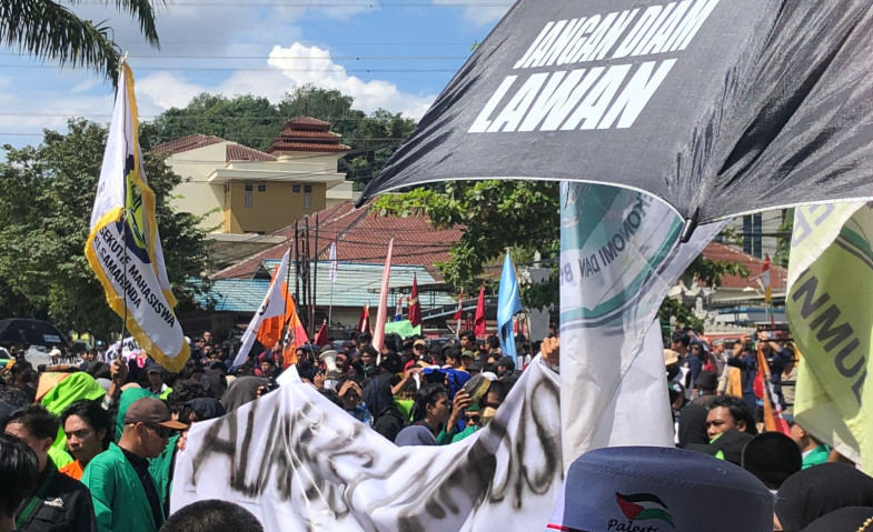 Aksi Kawal Putusan MK di Samarinda, Mahasiswa dan Civitas Akademika Unmul Satu Suara: Lawan!