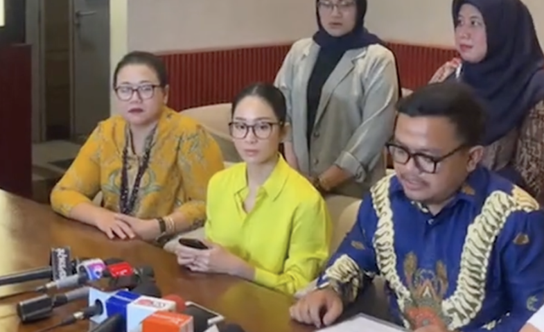 Bunga Zainal Terjerat Penipuan Rp15 Miliar, Begini Kronologi Lengkapnya