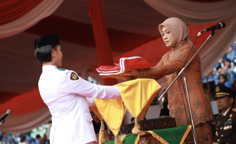 Sekda Kaltim Pimpin Upacara HUT ke-79 RI di Stadion Utama Palaran