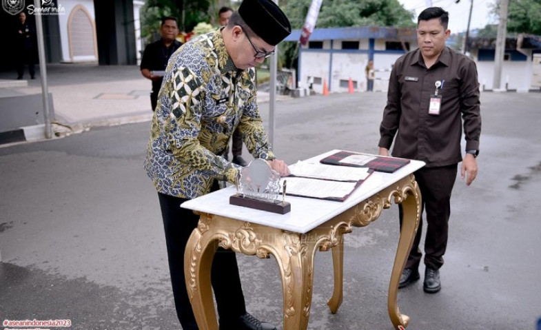 Wali Kota Samarinda Lantik 879 PNS dan PPPK, Tekankan Tanggung Jawab dan Integritas