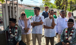 Andi Harun-Saefuddin Zuhri Tiba di KPU untuk Pengundian Nomor Urut Pilkada Samarinda