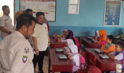 Kawal Indonesia Emas, Ormas ADIL Kembali Bagikan Makan Siang Gratis untuk Ratusan Siswa di Samarinda