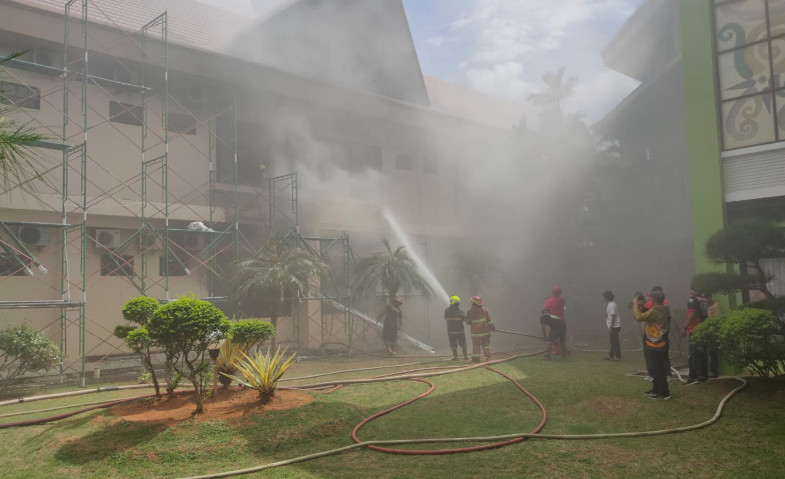 Kebakaran di Gedung DPRD Kukar: Api Berkobar di Tengah Proyek Renovasi