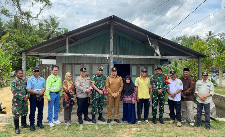 Kodim 0906/Kukar Bedah Tiga Rumah Tak Layak Huni di TMMD ke-122