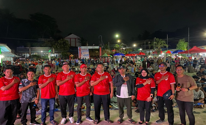 PPK Tenggarong Gaet Warga dengan Sosialisasi Pilkada dan Nobar Seru Timnas Indonesia