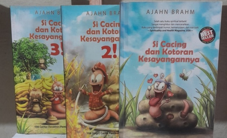 Ulasan Buku "Si Cacing dan Kotoran Kesayangannya" oleh Ajahn Brahm