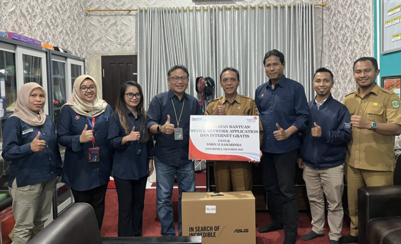 Witel Kaltimtara Serahkan Bantuan CSR ke SMKN 15 Samarinda