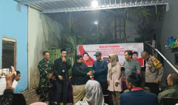 Ananda Emira Moeis Serahkan Bantuan Ambulans dari PDIP untuk Warga Samarinda