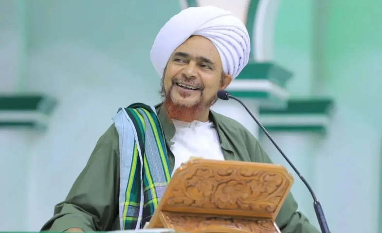 Bolehkah Umat Muslim Mengucapkan Selamat Natal? Simak Penjelasan Habib Umar bin Hafidz