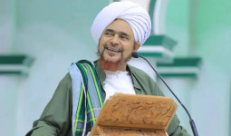 Bolehkah Umat Muslim Mengucapkan Selamat Natal? Simak Penjelasan Habib Umar bin Hafidz