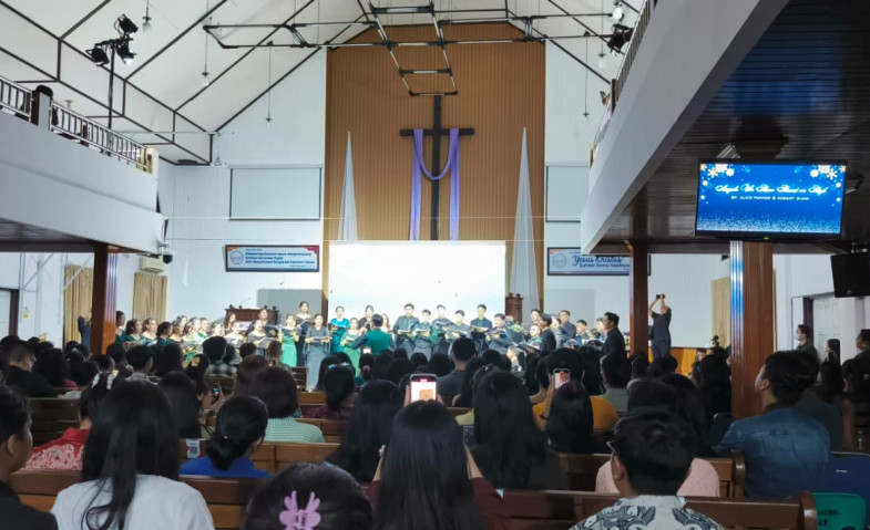 Borneo Cantata Gelar Christmas Concert "Somewhere In My Memory"