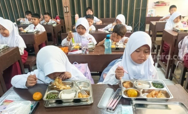 Heboh Tidak Ada Susu dalam Menu Makan Bergizi Gratis, Kepala Badan Gizi Nasional Bilang Begini