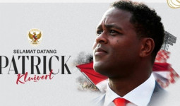 PSSI Resmi Umumkan Patrick Kluivert Jadi Pelatih Baru Timnas Indonesia, Warganet Malah Salfok Sama Hal Ini