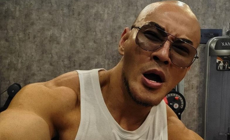 Heboh Status Deddy Corbuzier 'Hajar Dia Sehari 6 Kali' Viral, Warganet: Orang Semesum Ini Jadi Stafsus?