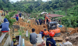 35 Makam di Pemakaman Cempaka Samarinda Terdampak Longsor, Proses Evakuasi Dihadiri Ahli Waris