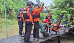Cerita Warga yang Menemukan Balita Hilang Saat Banjir di Samarinda
