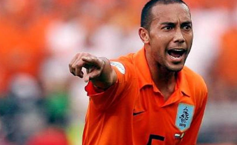 Denny Landzaat Bisa Tinggalkan Timnas Indonesia Dalam Waktu Dekat, Ada Apa?