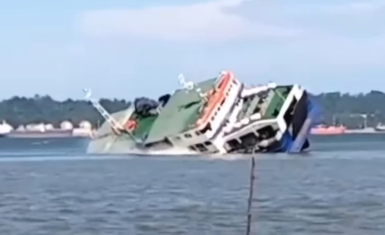 Detik-Detik KMP Muchlisa Tenggelam di Teluk Balikpapan