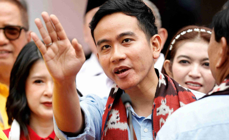 Makin Panas!  Eks Jendral KSAL Terang-terangan Dukung Gibran Dimakzulkan: Kasihan Bangsa Ini