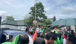 Off Bit Nasional, Driver Ojol Serukan Kenaikan Tarif di Kantor Gubernur Kaltim