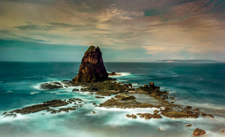 Pesona Jember, Dari Pantai Papuma Hingga Karnaval Dunia