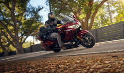 Rayakan Setengah Abad, AHM Hadirkan Honda Gold Wing Edisi Spesial