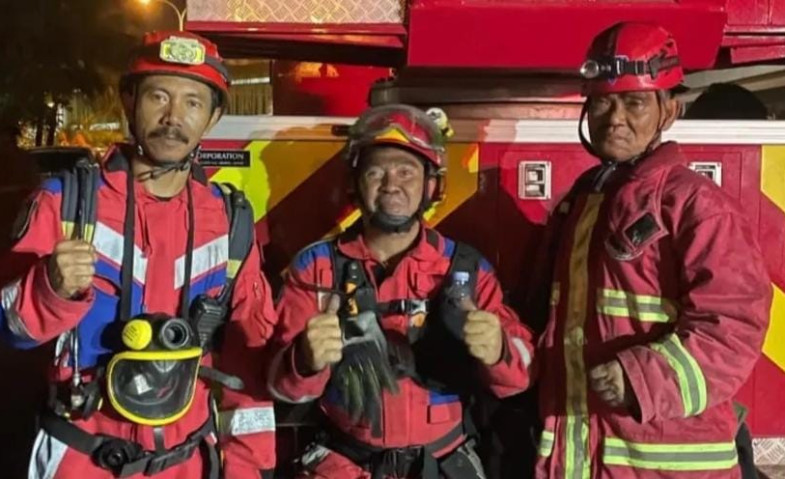 Berjuang Memadamkan Api Saat Kebakaran di BIG Mall, Pemadam Kebakaran Samarinda Tersakiti Komentar Miring Warganet