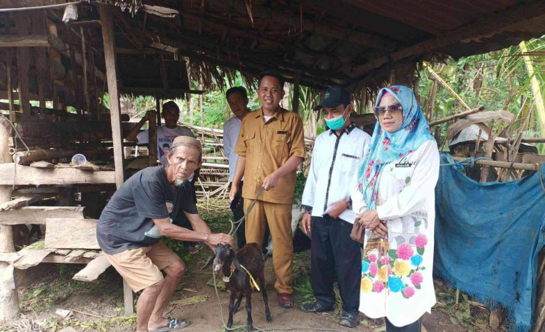Desa Loa Raya Bangun Ekonomi Warga Lewat Bantuan Ternak dan Fasilitas Sosial