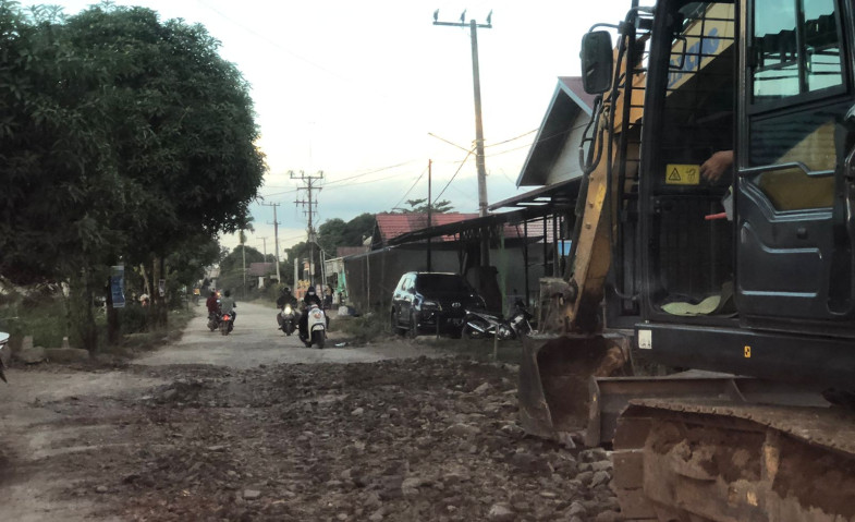 Kondisi Jalan Rusak Parah di Sebulu Modern, Warga dan Pemdes Harapkan Respons Cepat Pemkab