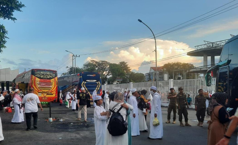 Menyambut Kepulangan 356 Jemaah Haji Kloter 2 Samarinda