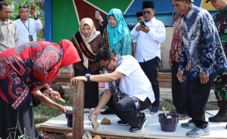 Peletakan Batu Pertama Gedung PAUD Desa Ponorogan, Wujud Komitmen Membangun Generasi Cerdas